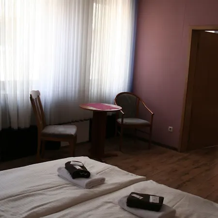 Отель Landgasthof Rebe 2*